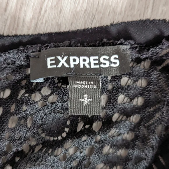 Women's Express Black Crochet Pleated Ruffle Blouse Long Sleeve Size Small EUC! - Picture 4 of 7